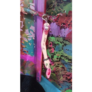 Brinco Bracinho Tatuado de Barbie
