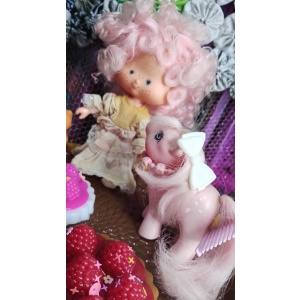Boneca Moranguinho Noivinha