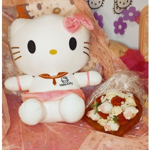 Hello Kitty com lacinho rosa